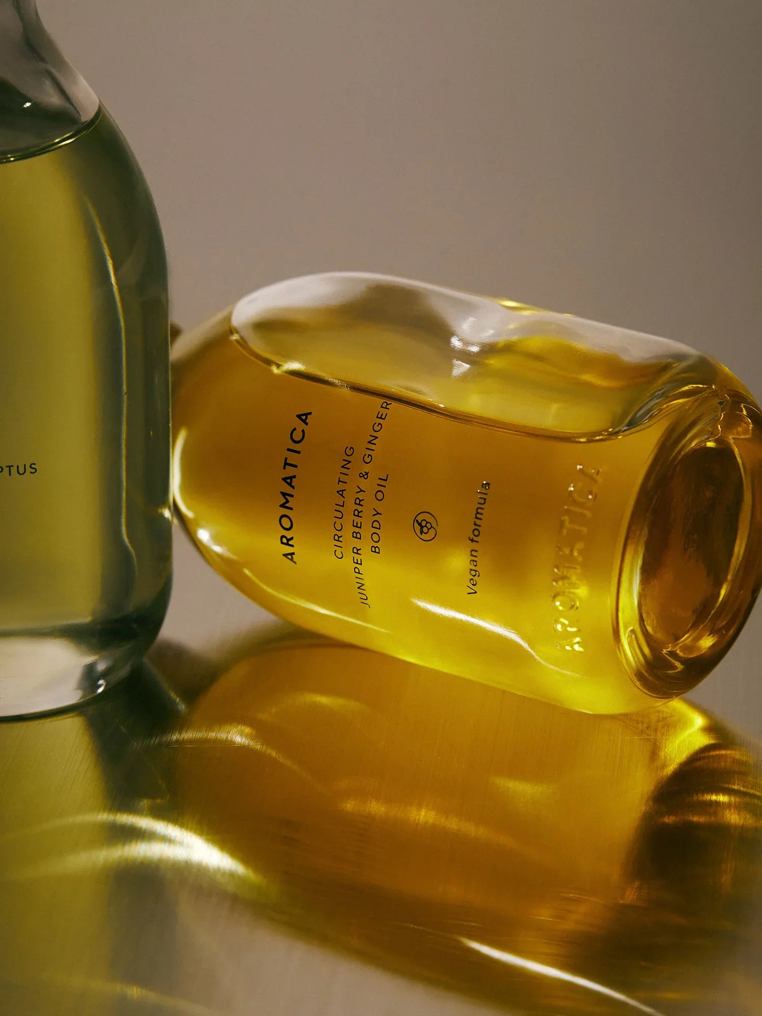 Circulating Body Oil Juniper Berry & Ginger 100ml - Image 4