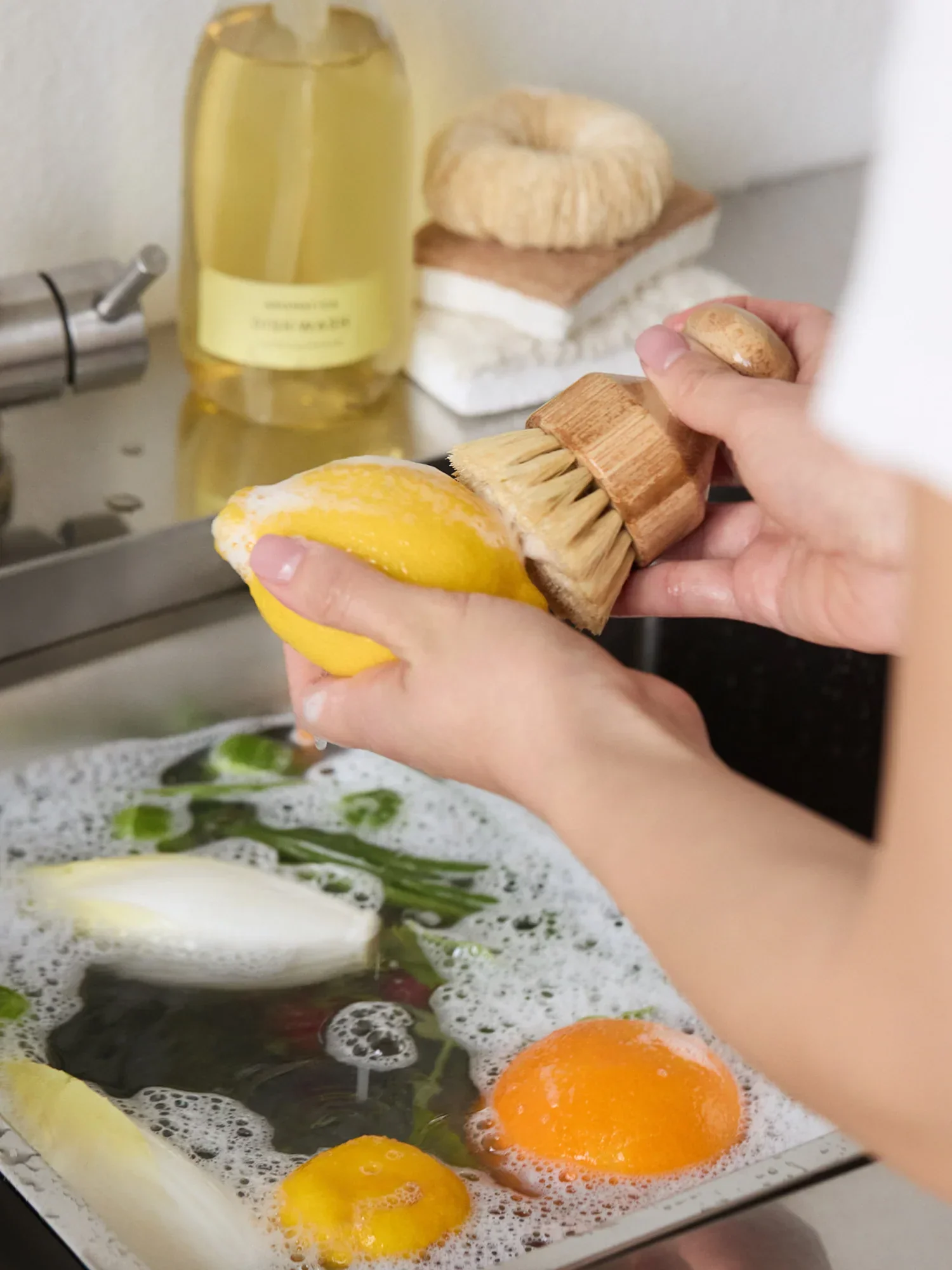 Dish Wash Lemon & Orange Refill 2L - Image 5