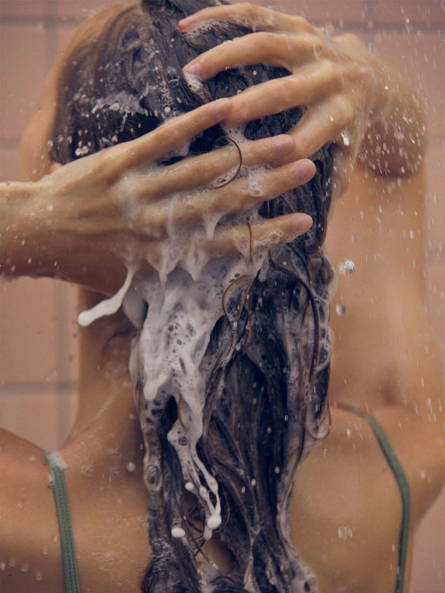 Dual Scalp Care Shampoo Brush - Image 4