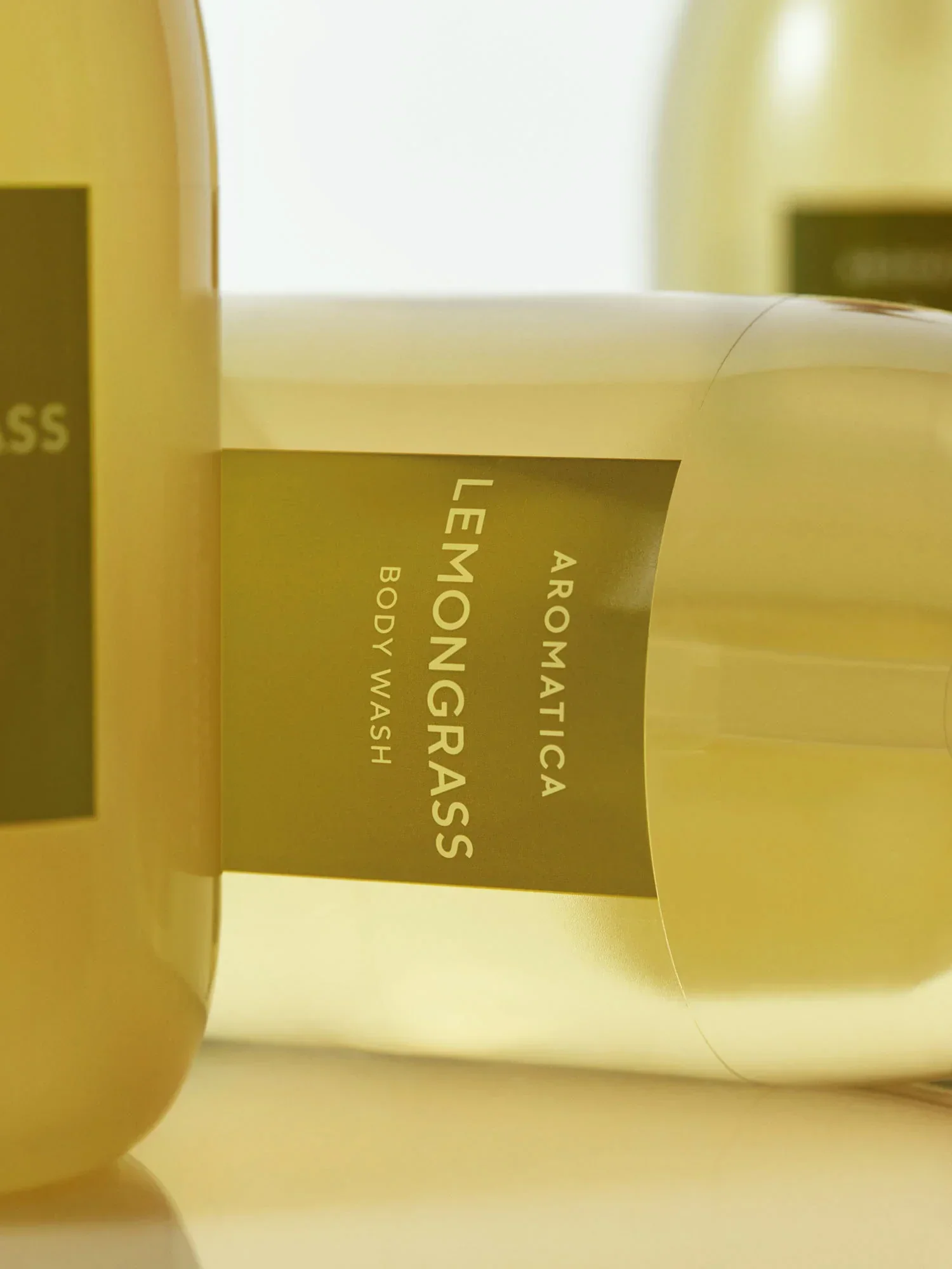 Lemongrass Body Wash 1L - Image 3