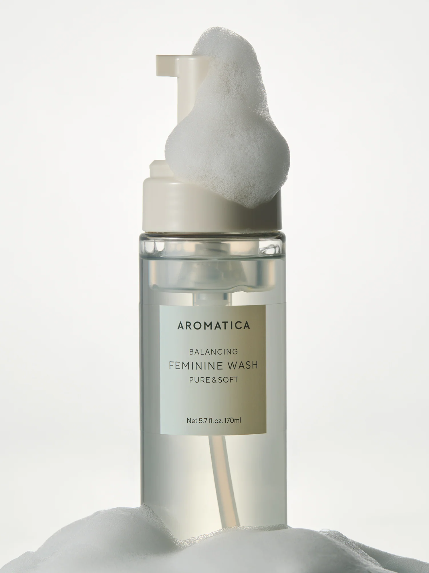 Pure & Soft Feminine Wash Refill 300ml - Image 3